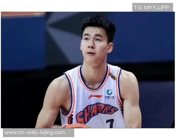 郭昊文：从青涩少年到篮球新星的成长之路与奋斗历程